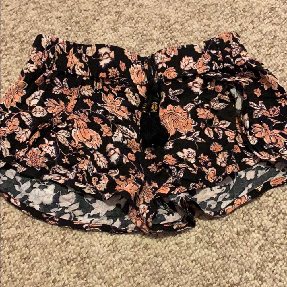 Women’s floral design shorts